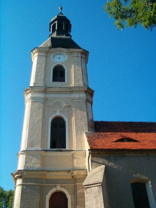 Kościół katolicki w Milinie (wieża, strona południowa) 2006