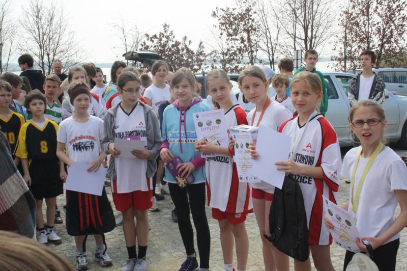 Biegi przełajowe nad Zalewem Mietkowskim 2012 dekoracja kobiet