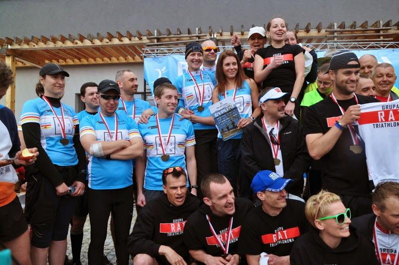 Bieg Mietkowski 2014 dekoracja drużynowa