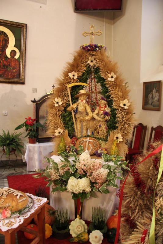 Dożynki gminne w Mietkowie 2022 wieniec dożynkowy