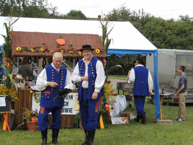 Dożynki Gminne 2014 panowie z zespołu