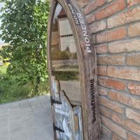 Przystanek turystyczny w Domanicach 2025 regał bookcrossingowy